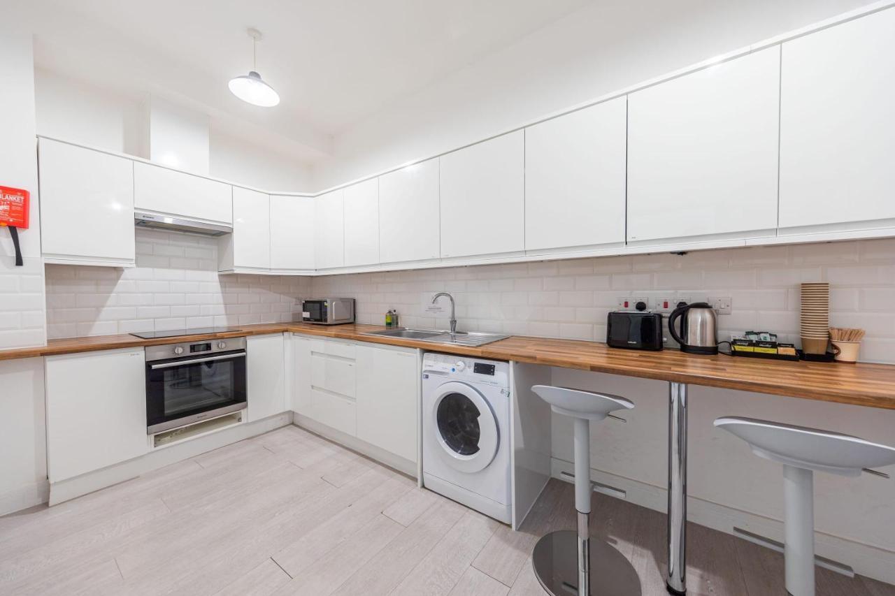 Boutique Modern Hotel Room For Two Near Tube And Bus Stations Londra Esterno foto